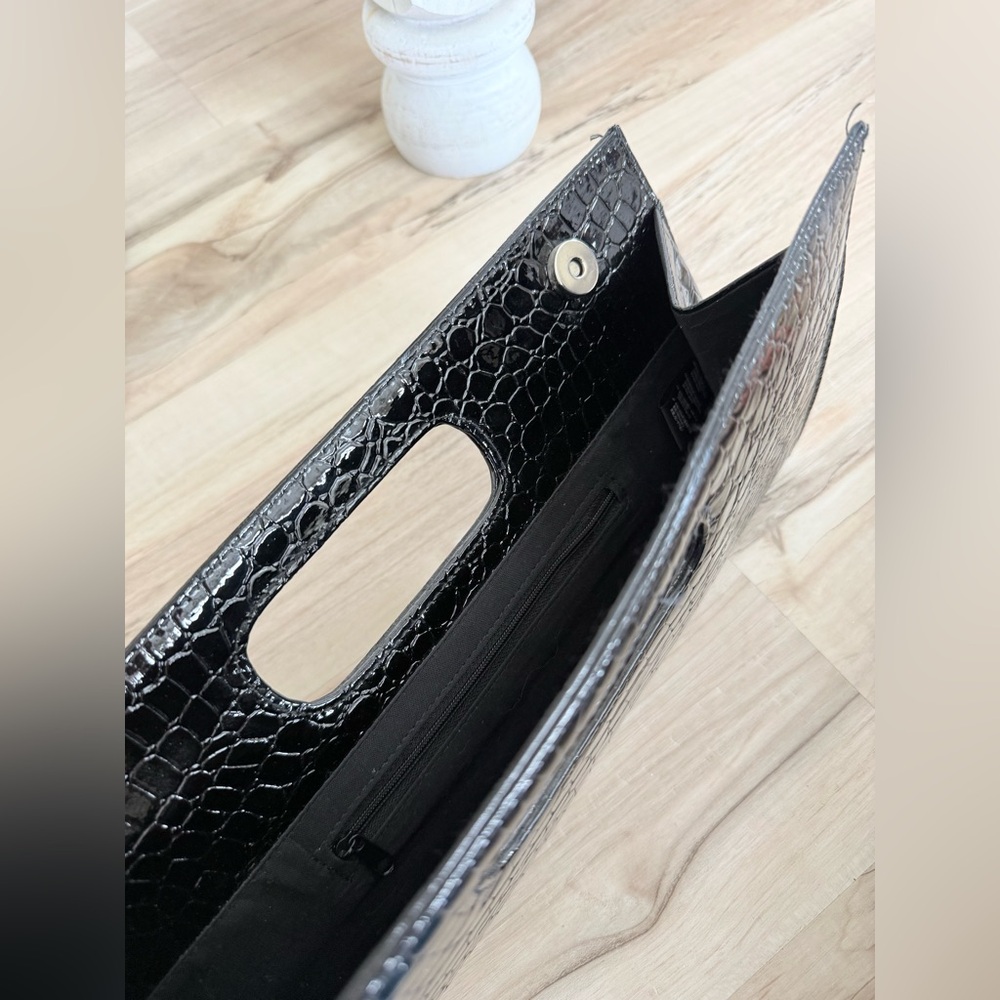 Black Crocodile Embossed Clutch - Picture 2 of 5